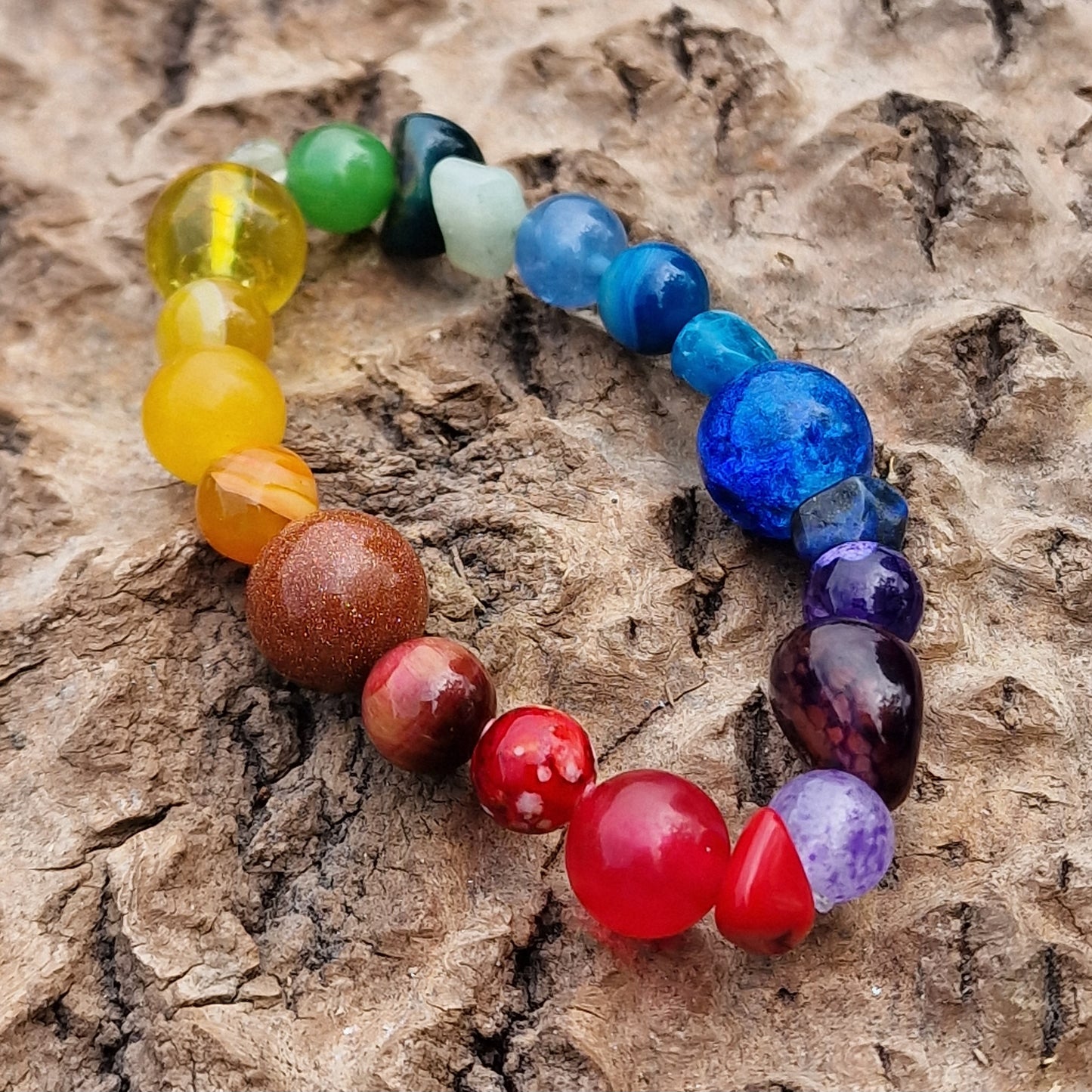 Regenbogen Armband mit Natursteinen