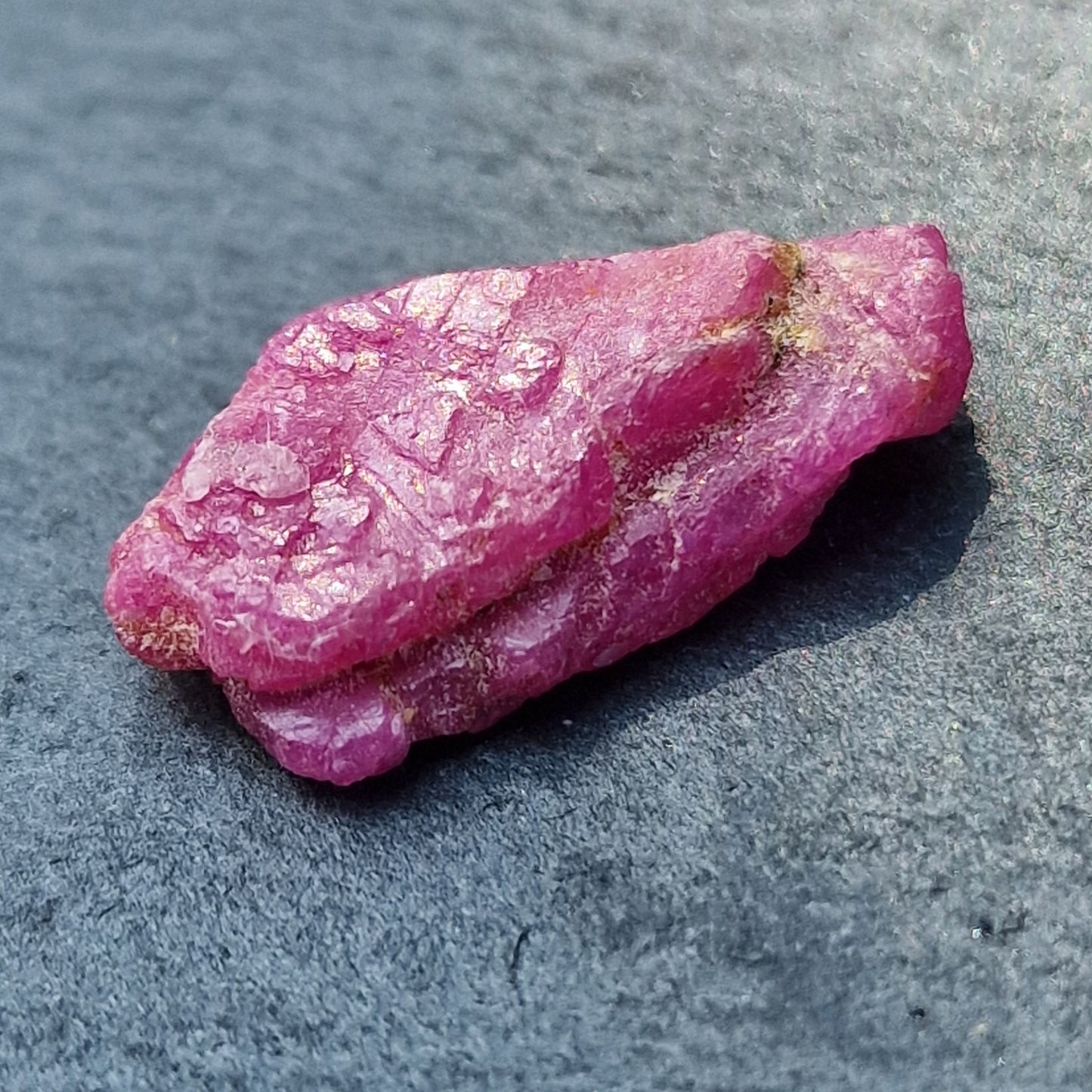 Rubinscheibe roh 19.3mm x 10.5mm