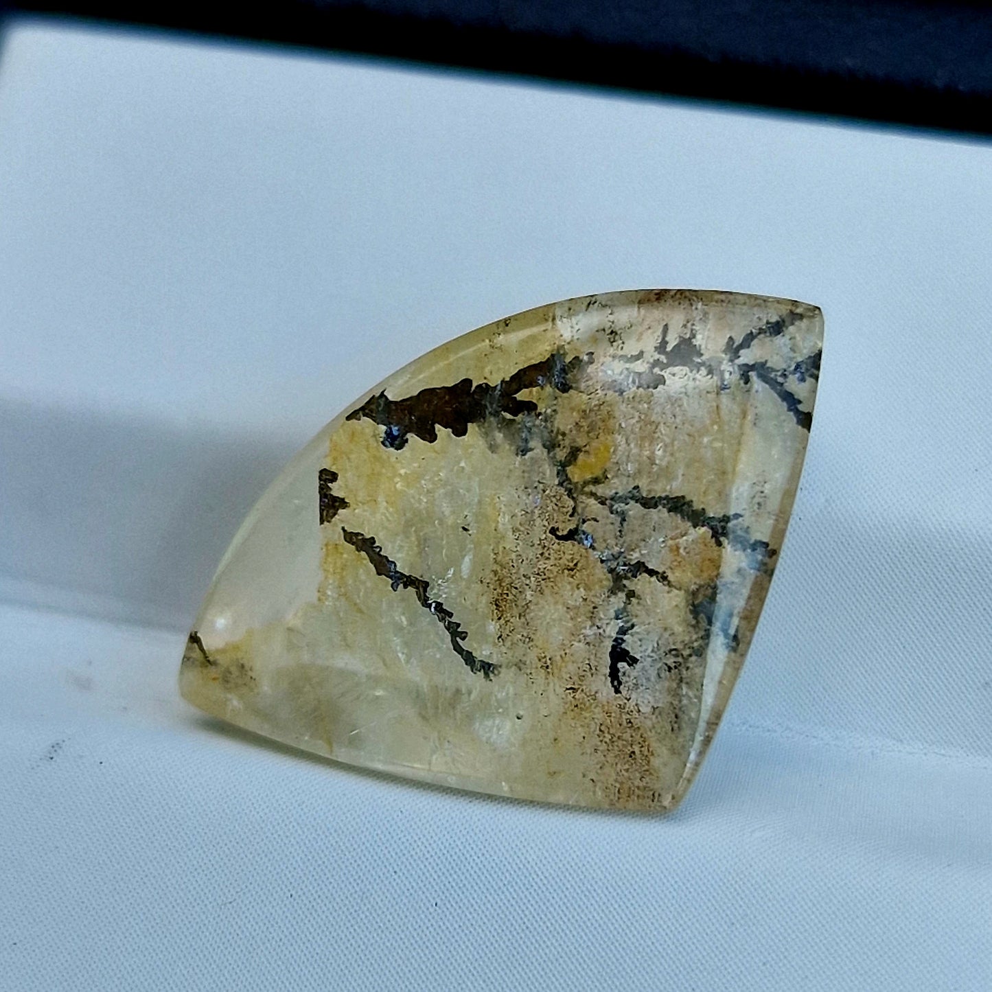 Quarz mit Dendrit 20 mm x 14 mm