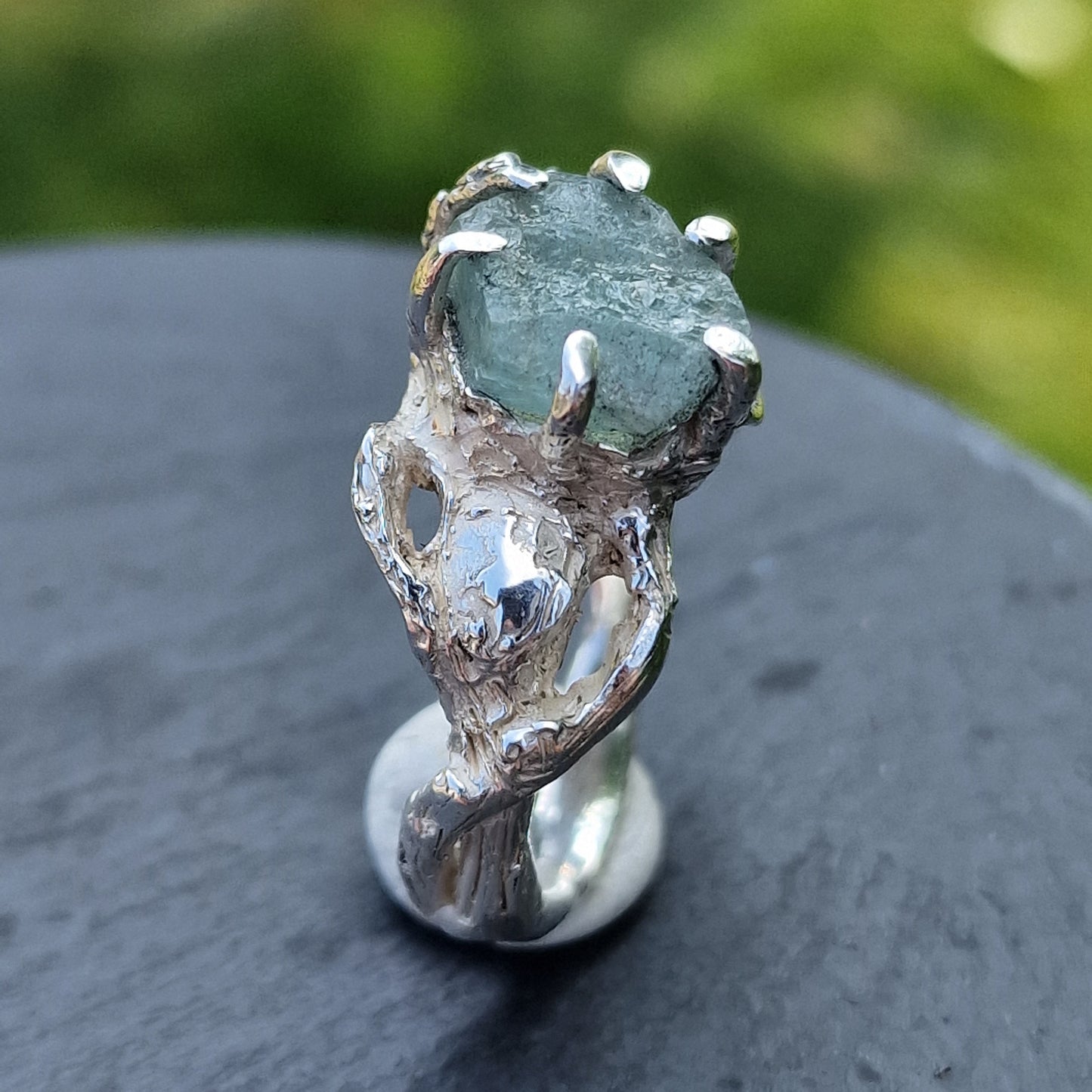 Aquamarin Ring Fantasy mit Rohstein Größe 62