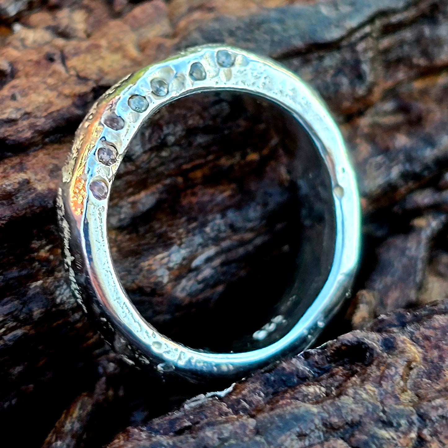 SandStein Silberring mit 7 Saphiren – Größe 53 | Handgefertigtes Unikat