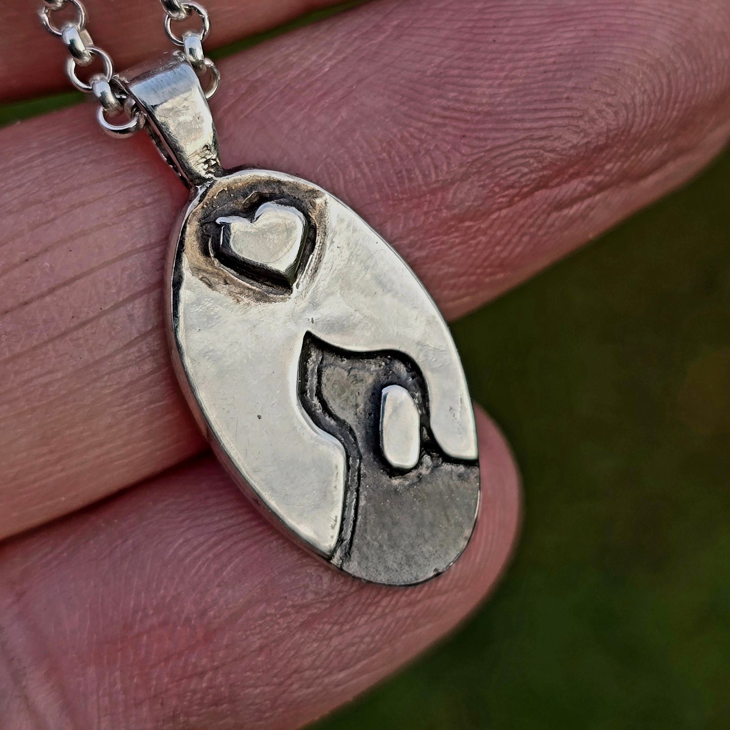 Hundeanhänger „Kritzelmomente“ aus 925 Silber | Handmade