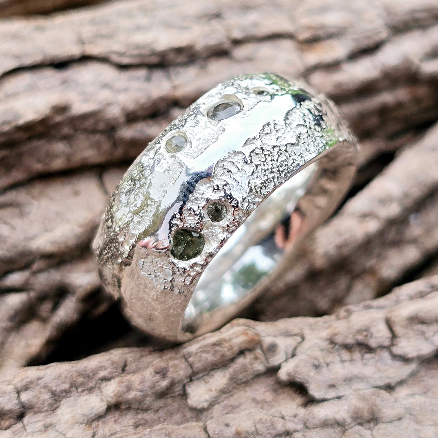 SandStein Ring mit grünen Saphiren – Größe 55, Unikat