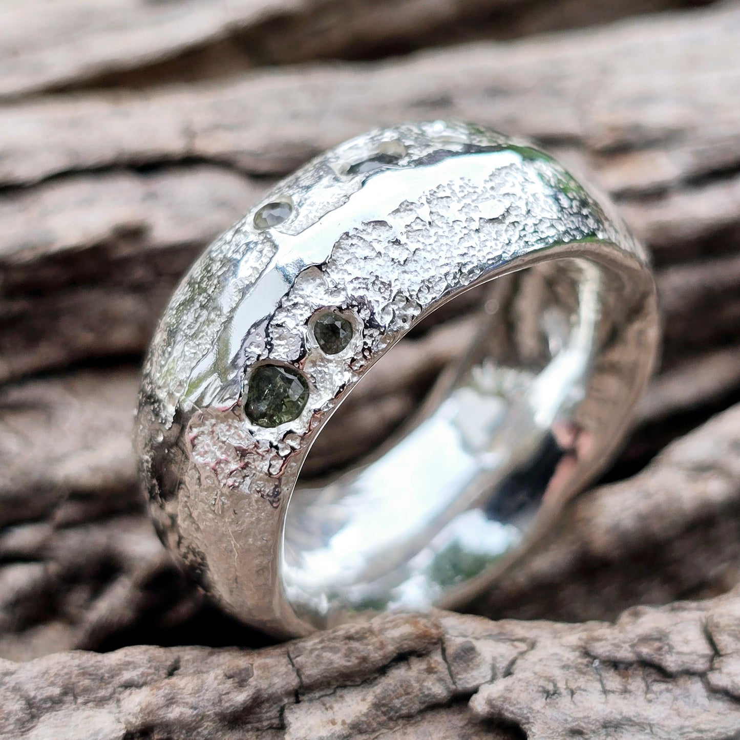 SandStein Ring mit grünen Saphiren – Größe 55, Unikat