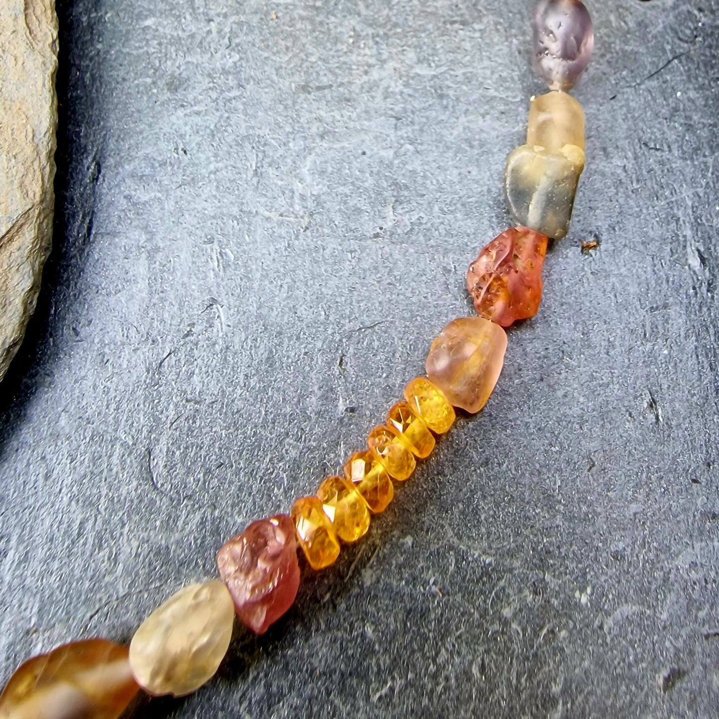 Spinell Steinkette mit Mandarin Granat