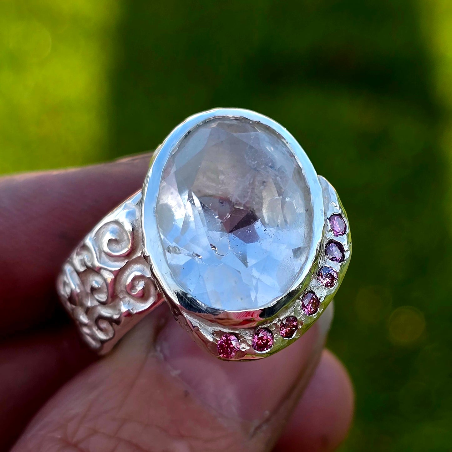 Bergkristall Unikat-Ring mit Moissaniten  Größe 61 | Handgefertigt in Silber