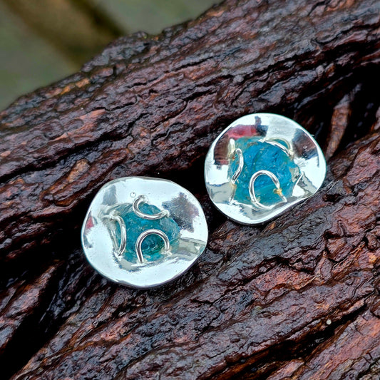 Apatit Ohrstecker Rohstein Unikat