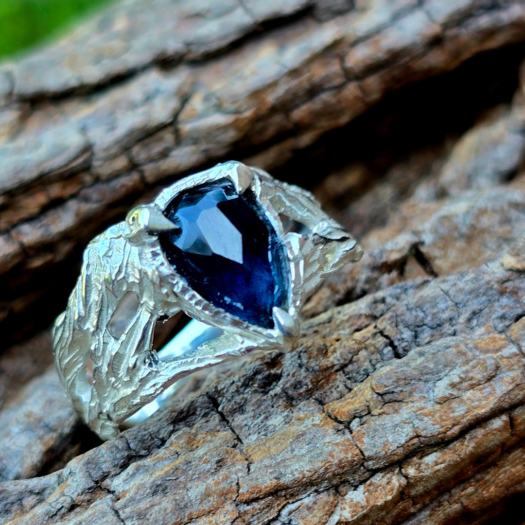 Silberring mit blauem Turmalin Wurzeldesign Größe 64