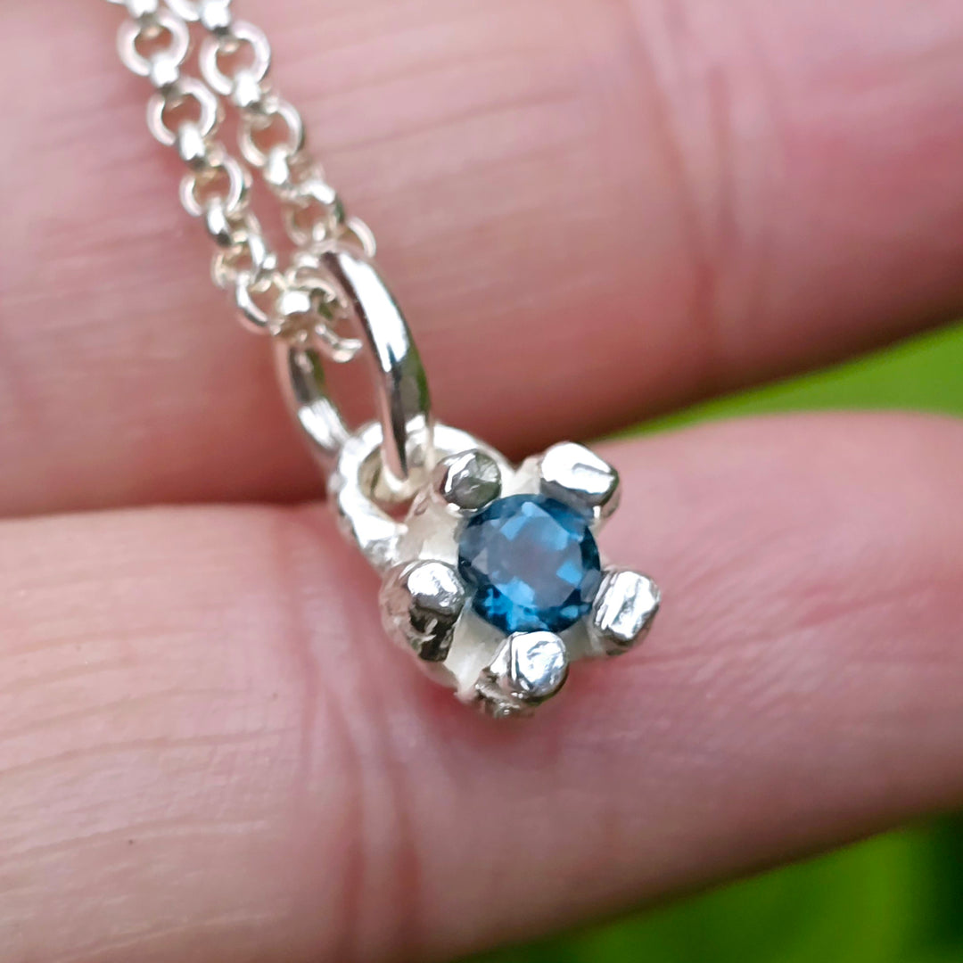Stein BUNTI • Blauer Topas
